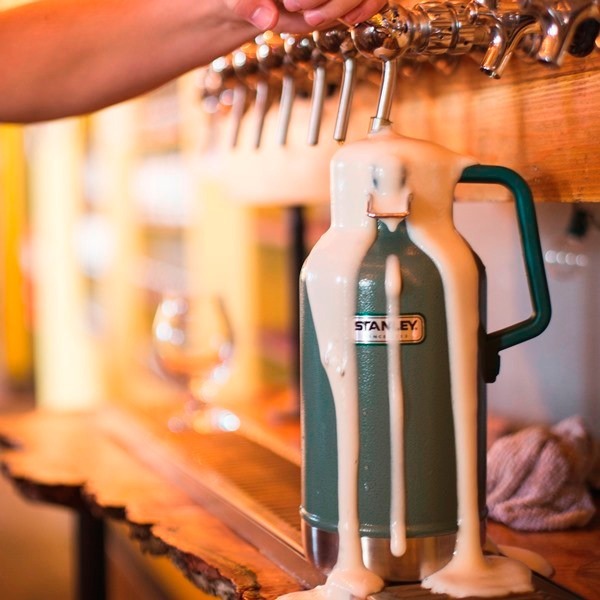 Growler Stanley Original 1.9 Litros Termo Cerveza Artesanal